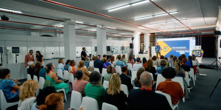 ExpoDeca 2025 reúne a profesionales de prestigio del ámbito deportivo, sanitario, educativo y empresarial