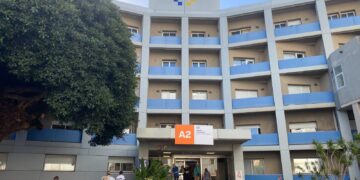 El Hospital Universitario La Candelaria analiza el alto impacto dermatológico que supone la travesía en patera