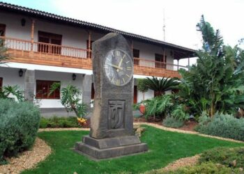 fachada ayuntamiento de tacoronte.JPG