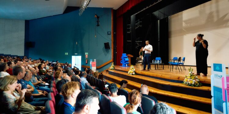 Más de seiscientos docentes se reúnen en Tenerife y Gran Canaria para hablar de robótica e inteligencia artificial