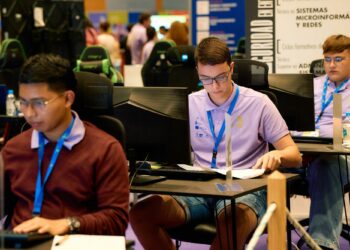 Educación incorpora 36 agentes tecnológicos para formación y asesoramiento digital en los centros de Canarias