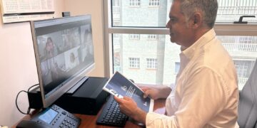 Educación asesora a los equipos directivos en la aplicación del protocolo de altas temperaturas