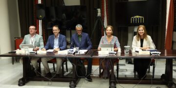 Un momento durante la comisión