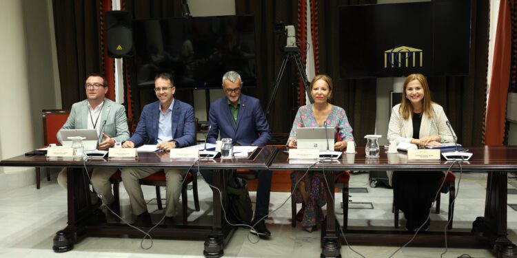 Un momento durante la comisión