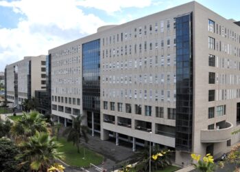 El Hospital Doctor Negrín administra en 2024 más de 55.900 tratamientos en sus hospitales de día