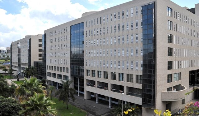 El Hospital Doctor Negrín administra en 2024 más de 55.900 tratamientos en sus hospitales de día