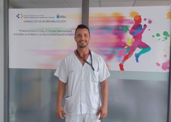 Un fisioterapeuta del HUC lidera la primera Guía de Fisioterapia en Unidades de Ictus