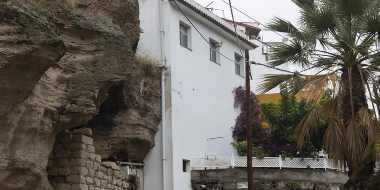Un hombre mata a su madre en Las Palmas de Gran Canaria y se entrega a la Policía