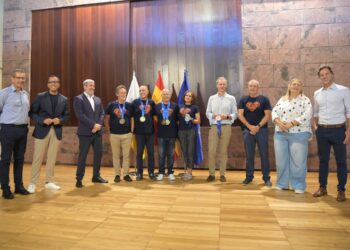 El Gobierno reconoce a la delegación tinerfeña medallista en el Mundial de Natación de Singapur