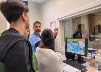 El Hospital Doctor Negrín pone en marcha este mes una nueva edición de su programa escolar ‘Conoce tu hospital’