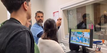 El Hospital Doctor Negrín pone en marcha este mes una nueva edición de su programa escolar ‘Conoce tu hospital’