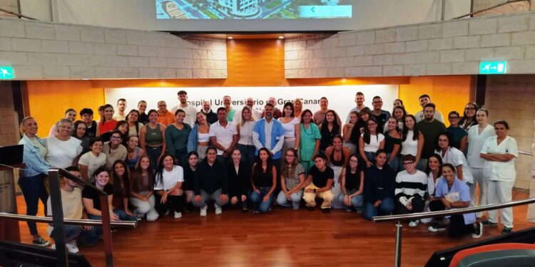 El Hospital Doctor Negrín recibe a 70 alumnos de Enfermería de la ULPGC que realizarán sus prácticas en el centro
