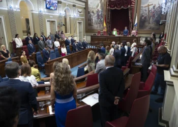 El Parlamento de Canarias condena la «violencia sistemática contra el pueblo palestino» pero evita llamarla genocidio
