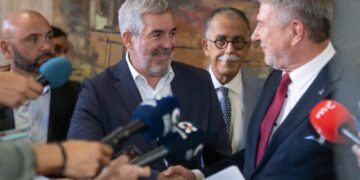 Clavijo incide en la necesidad de que la UE reconozca un estatus específico para la infancia no acompañada