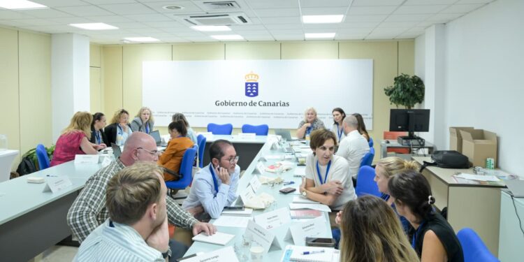 Canarias pone en marcha un proyecto europeo pionero para mejorar la calidad de vida de las personas mayores