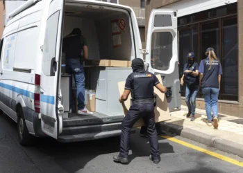 Amplio despliegue de la Guardia Civil en una operación en curso en Santa Cruz de Tenerife