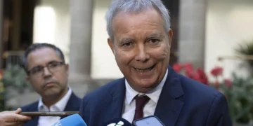 El PSOE reclama la dimisión del presidente de la comisión de investigación sobre el caso mascarillas