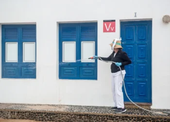 Vivienda pide a las plataformas digitales que dejen de anunciar 8.698 pisos turísticos en Canarias por considerarlos ilegales