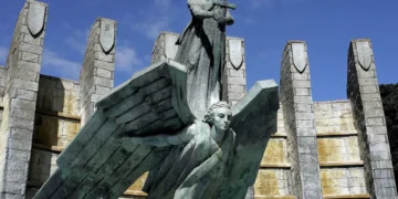 Torres espera que el monumento a Franco de Tenerife se retire o se resignifique, si lo declaran BIC