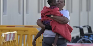 Clavijo denuncia que se retrasa el traslado de los menores africanos «porque no son blancos»