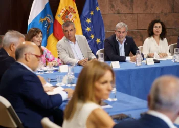 Clavijo quiere que si se traslada deuda sea la misma para todos los españoles