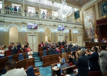 El Parlamento de Canarias aprueba por unanimidad la primera Ley de Volcanes de España, tramitada por iniciativa popular