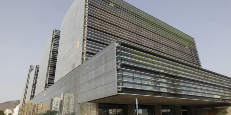 Condenan a 4 años a un hombre que contactó con 46 menores por teléfono y redes sociales para lograr imágenes sexuales