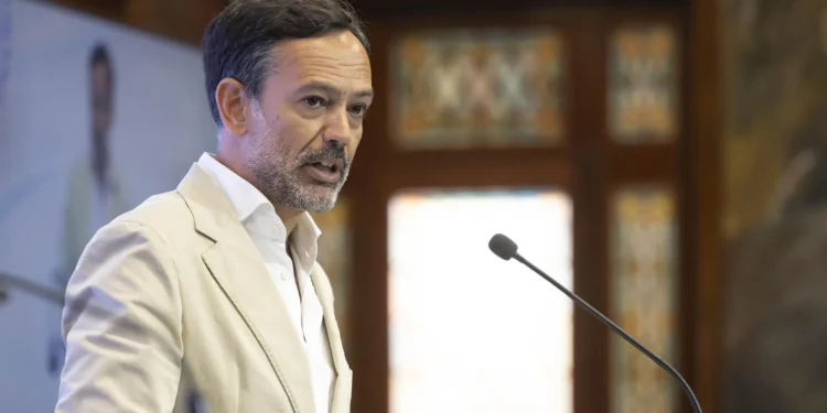 La salida de Ryanair de Tenerife Norte afectará a la movilidad de residentes, no al turismo