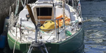 Hallan al sur de Canarias abandonado y a la deriva el velero de un joven británico desaparecido