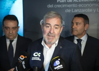 Clavijo replica a Torres: «Es absolutamente falso que La Palma esté mejor que antes de la erupción»