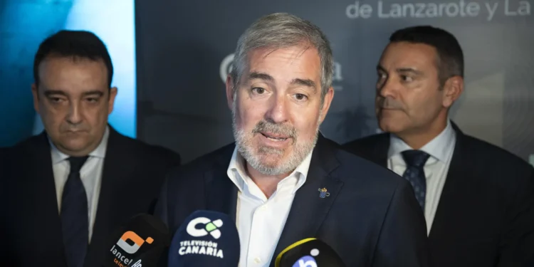 Clavijo replica a Torres: «Es absolutamente falso que La Palma esté mejor que antes de la erupción»