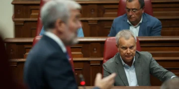 El PSOE pide redistribuir la riqueza del turismo y Clavijo les compara con Maduro