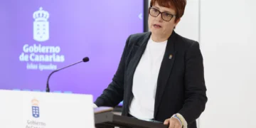 Candelaria Delgado dice que los menores en asilo no tienen una situación adecuada en el centro de acogida estatal Canarias 50