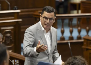 El Gobierno canario lamenta la subida de tasas de Aena y valora la «labor clave» de Ryanair