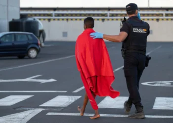 Treinta y nueve menores migrantes están en la vía exprés para salir de Canarias en 15 días