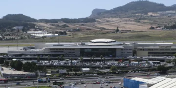 Aena prevé invertir 800 millones en los aeropuertos de Tenerife y mejoras en toda Canarias