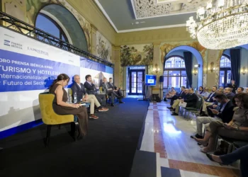 Prevén que Canarias cierre 2025 con un nuevo récord turístico y un alza atenuada para 2026