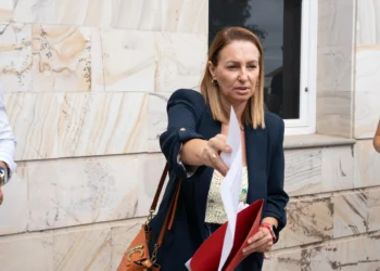 La concejal Peña Armas niega haber cobrado «ni un céntimo» y tacha de «política» la denuncia de la Fiscalía