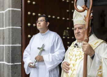 El obispo de Canarias pide no «buscar votos» con la migración y que Europa se implique