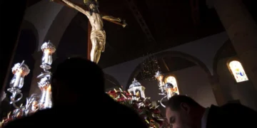 El alcalde de La Laguna: Confío en que pronto mujeres desfilen en la Esclavitud del Cristo