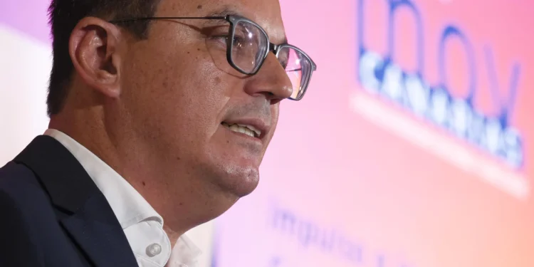Coalición Canaria incluye en sus acuerdos con Sánchez la financiación estatal a los trenes