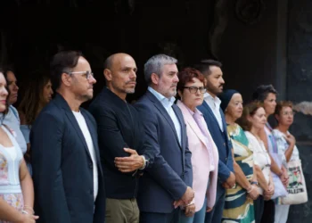 El Gobierno de Canarias apela a concienciación frente a la violencia machista en el minuto de silencio por el último crimen