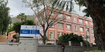 El seguimiento de la huelga de médicos y facultativos ha sido del 2,5 por ciento