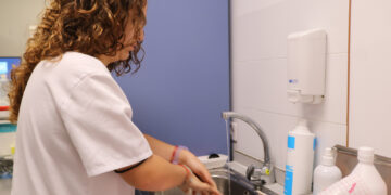 El Hospital Molina Orosa refuerza su estrategia de Seguridad del Paciente