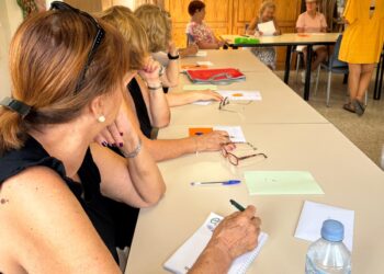 Bienestar Social promueve la transmisión del legado cultural canario a través del programa Voces entre Generaciones