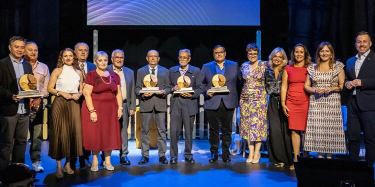 Un emotivo acto en el Guiniguada reconoce la labor de personas y entidades que trabajan en el ámbito de migraciones