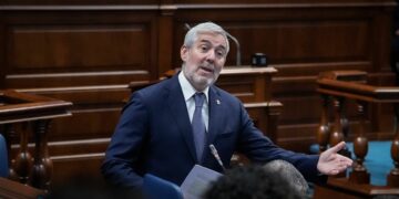 Clavijo: “El Gobierno de España no tiene en cuenta a Canarias en el Pacto sobre Emergencia Climática”