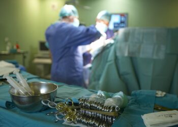 Sanidad destina más de 3,4 millones de euros a microscopios quirúrgicos de alta tecnología