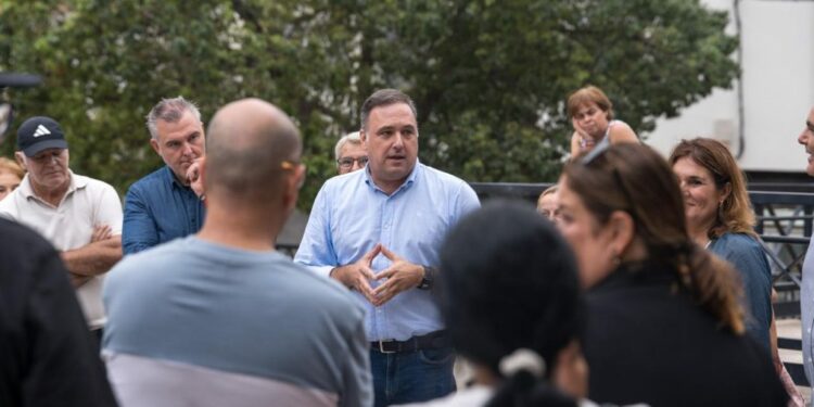 23.10.2025 Carlos Ester visita el barrio de Las Torres