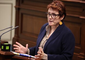 Delgado considera “inaceptable” que el Estado acuse a Canarias de ralentizar las salidas de menores con protección